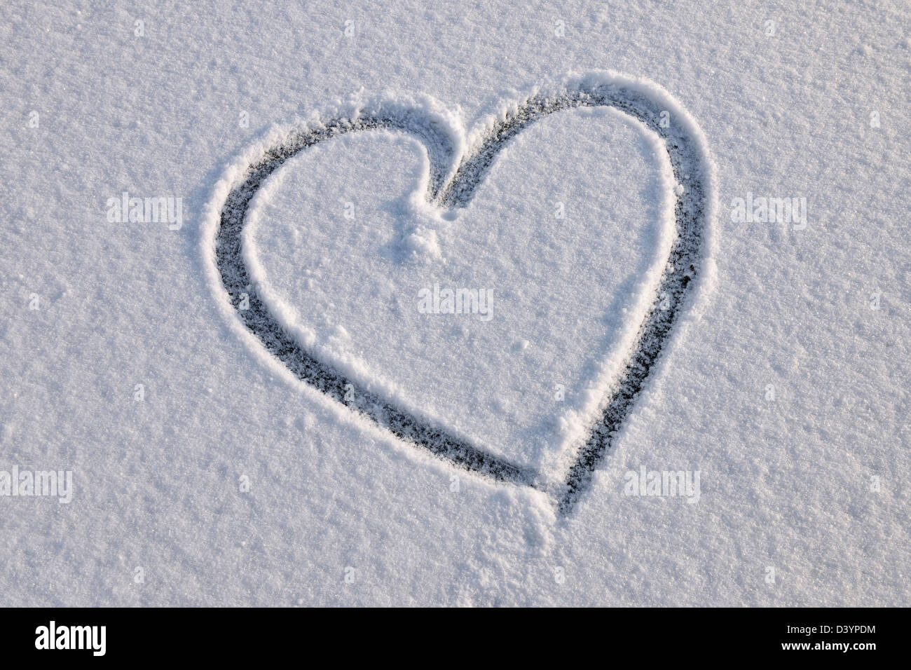 Herz Aus Schnee Stockfotos Und Bilder Kaufen Alamy