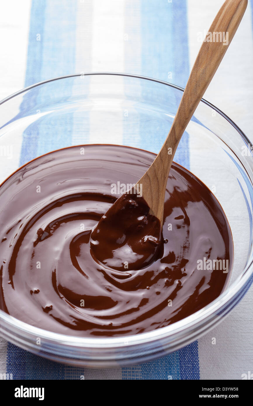 geschmolzene Schokolade zum Kochen Stockfoto