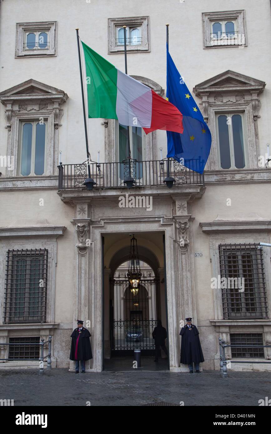Rom, Italien. 25. Februar 2013 Eingang zum italienischen Parlament. Stockfoto