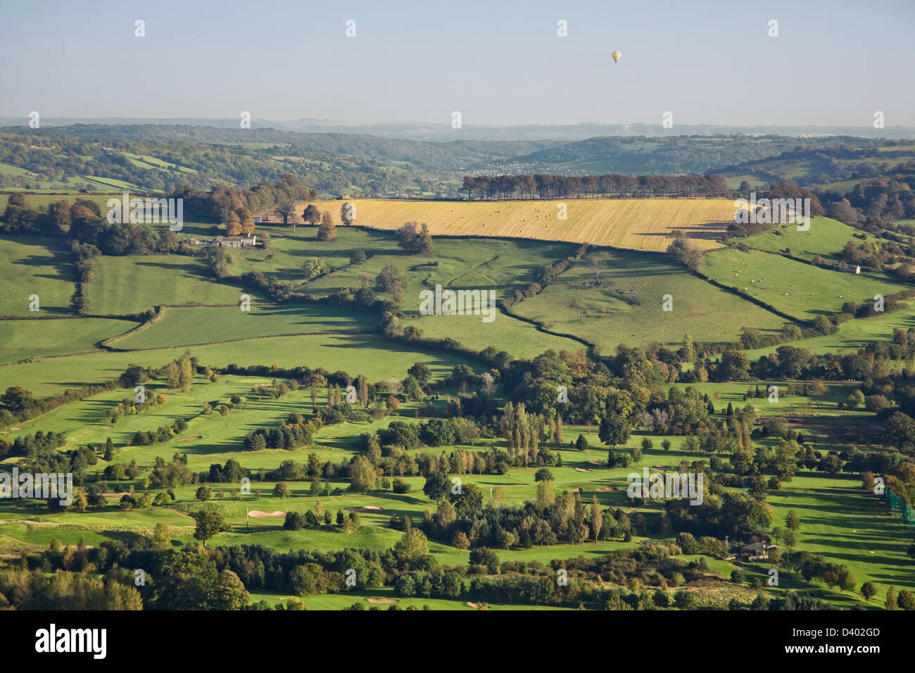 Luftaufnahme der schönen grünen Landschaft in Somerset, England. Stockfoto