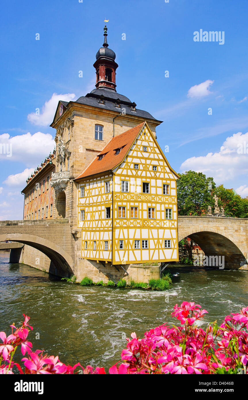 Rathaus bridge -Fotos und -Bildmaterial in hoher Auflösung – Alamy