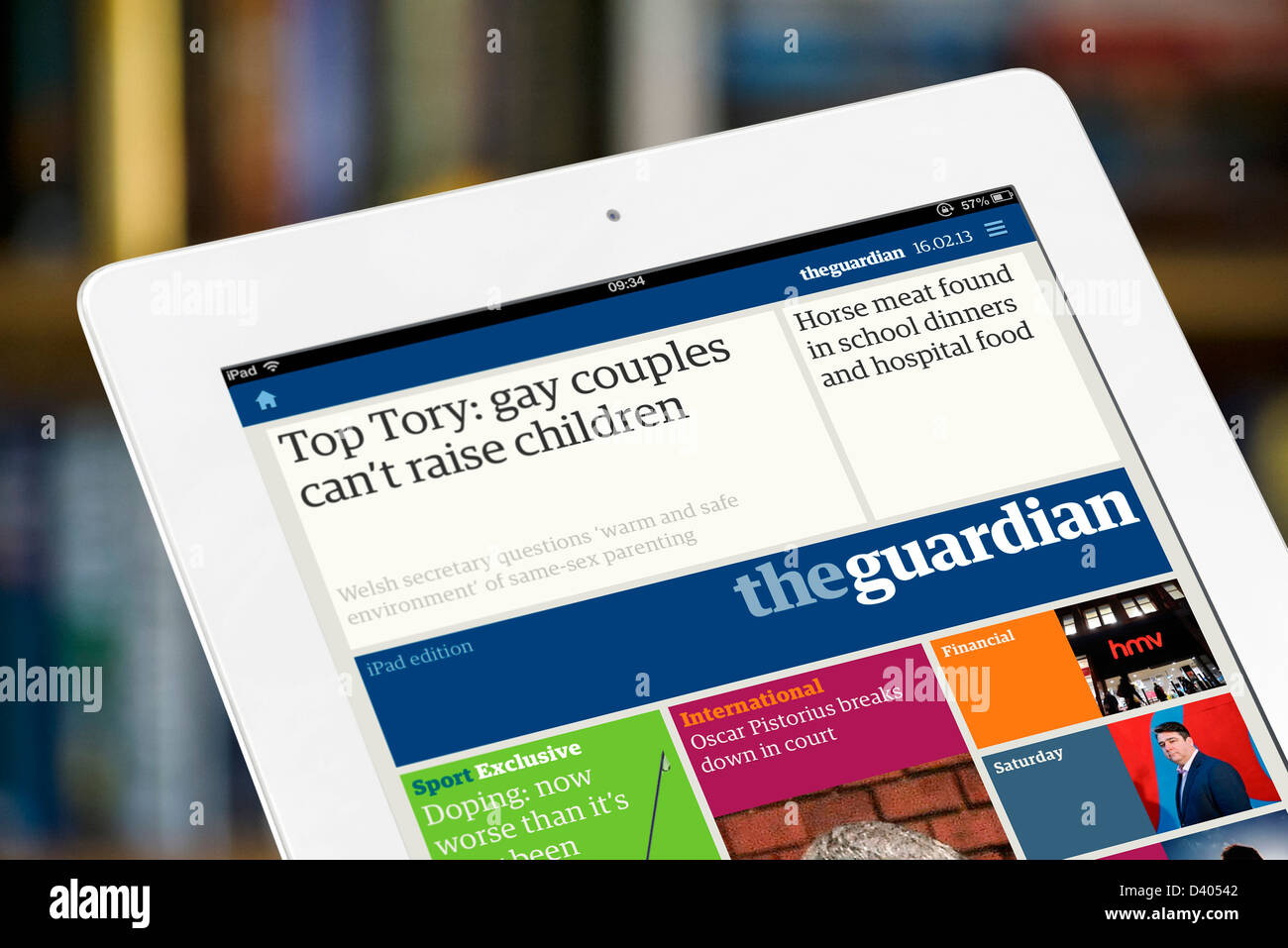 Der Wächter Zeitung app auf einen 4. Generation iPad, UK Stockfoto