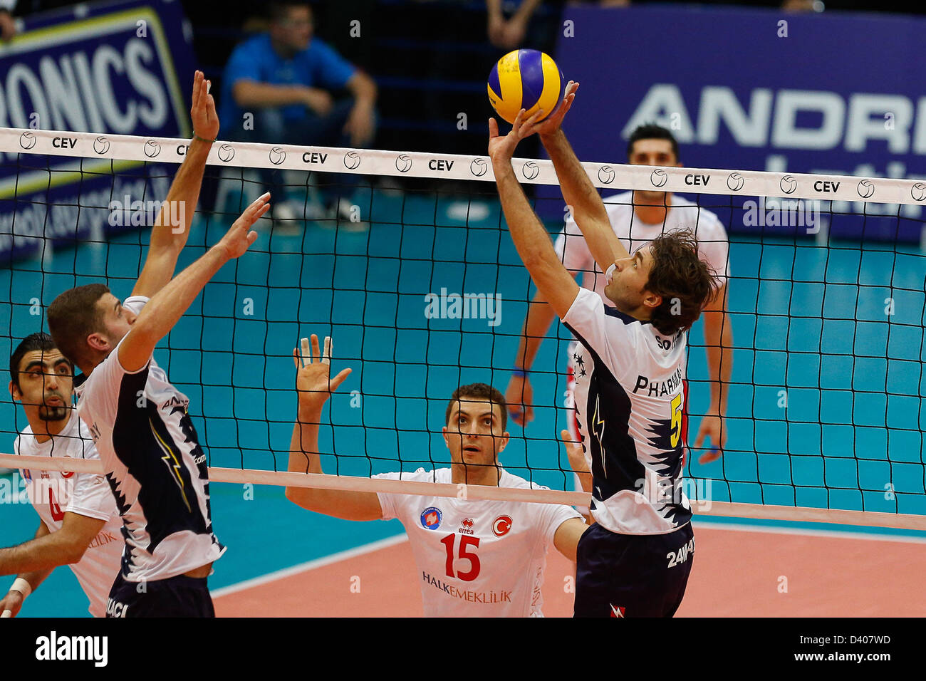 Latina, Italien. 27. Februar 2013.  Daniele Sottile in Aktion während der CEV Volleyball Cup Finale 1. Etappe zwischen Andreoli Latina und Halkbank Ankara von der Palabianchini Hall in Latina einstellen. Bildnachweis: Aktion Plus Sportbilder / Alamy Live News Stockfoto