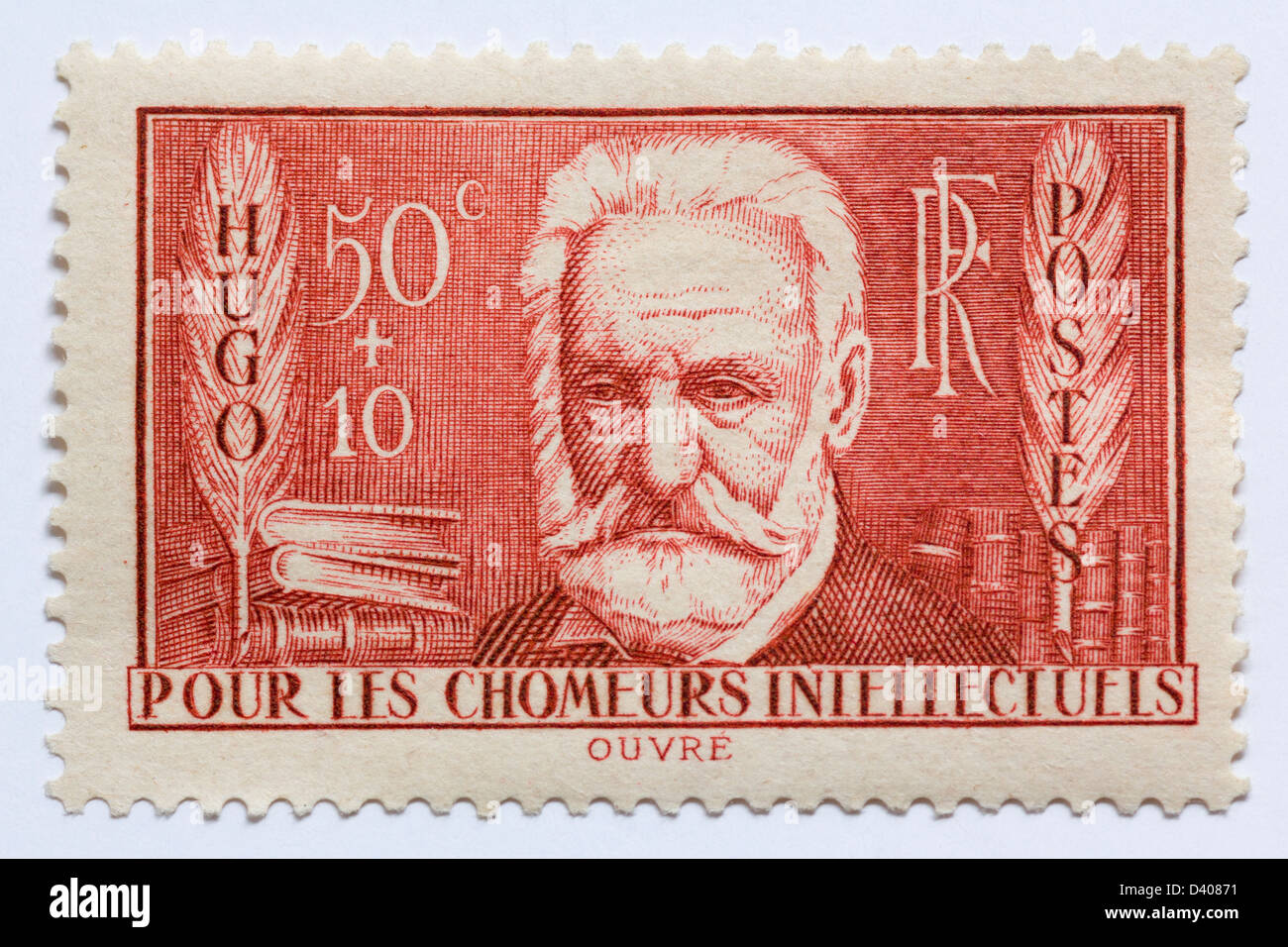 Victor Hugo auf einer 1936 französische Briefmarke, umfasst eine zusätzliche 10 c Gebühr für einen Arbeitslosen intellektuellen gemeinnützigen Fonds. Stockfoto