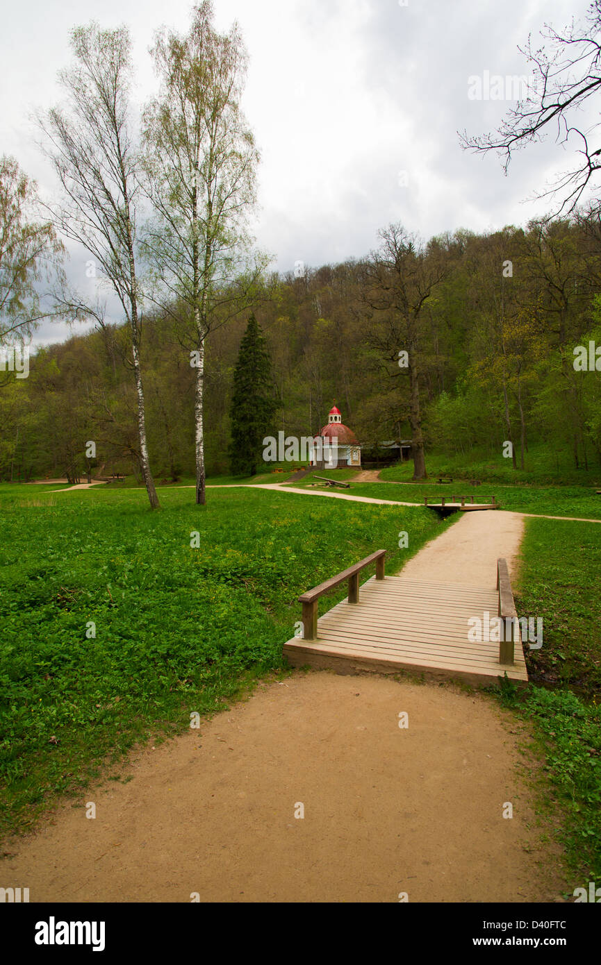 Schöne und sehr große Park in die Stadt Sigulda Stockfoto