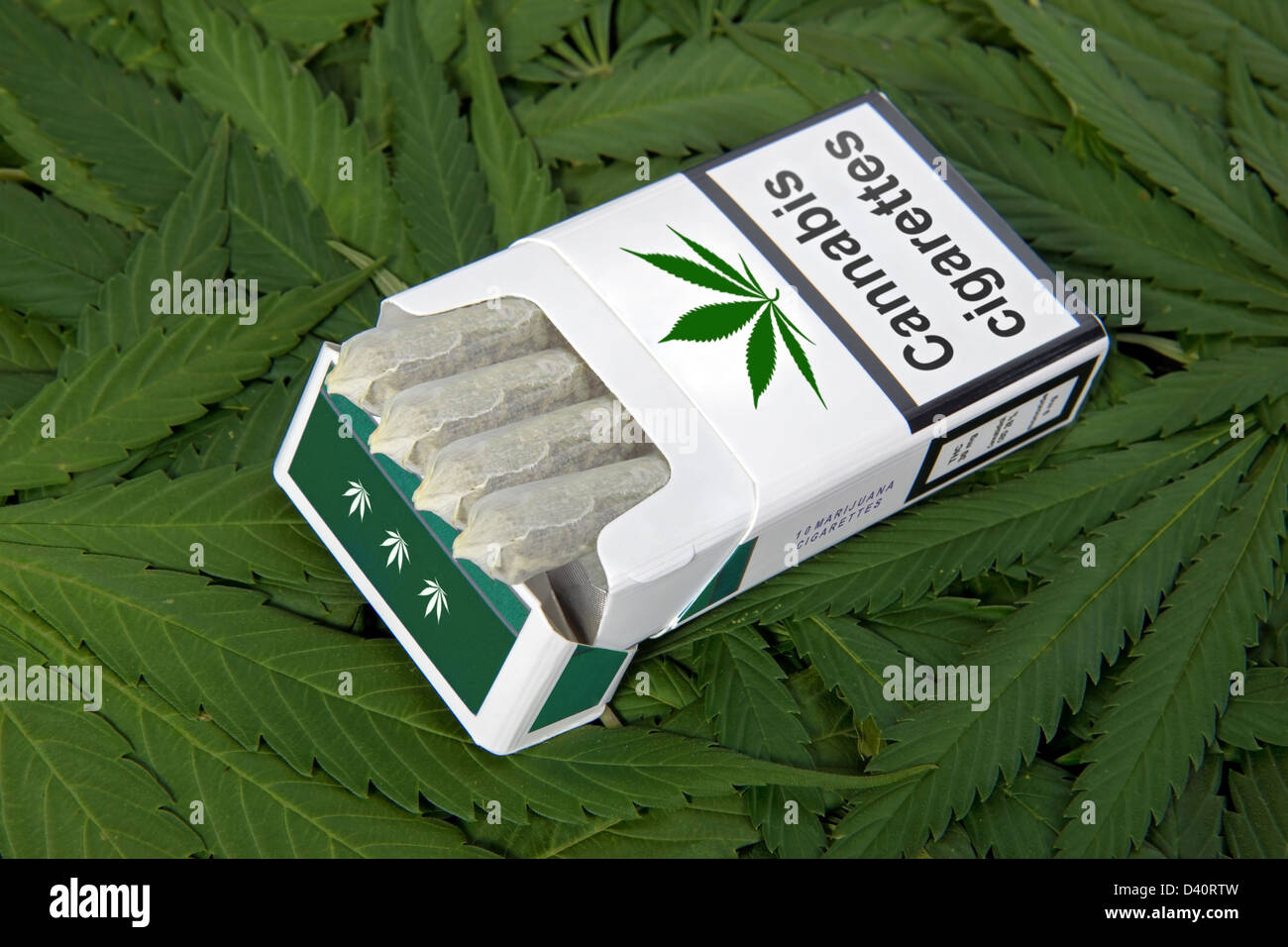 Packung von Marihuana-Zigaretten Stockfoto