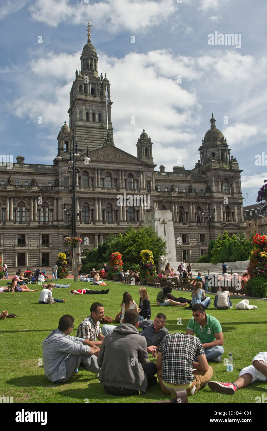 George Square in Glasgow mit City Chambers im Hintergrund Stockfoto