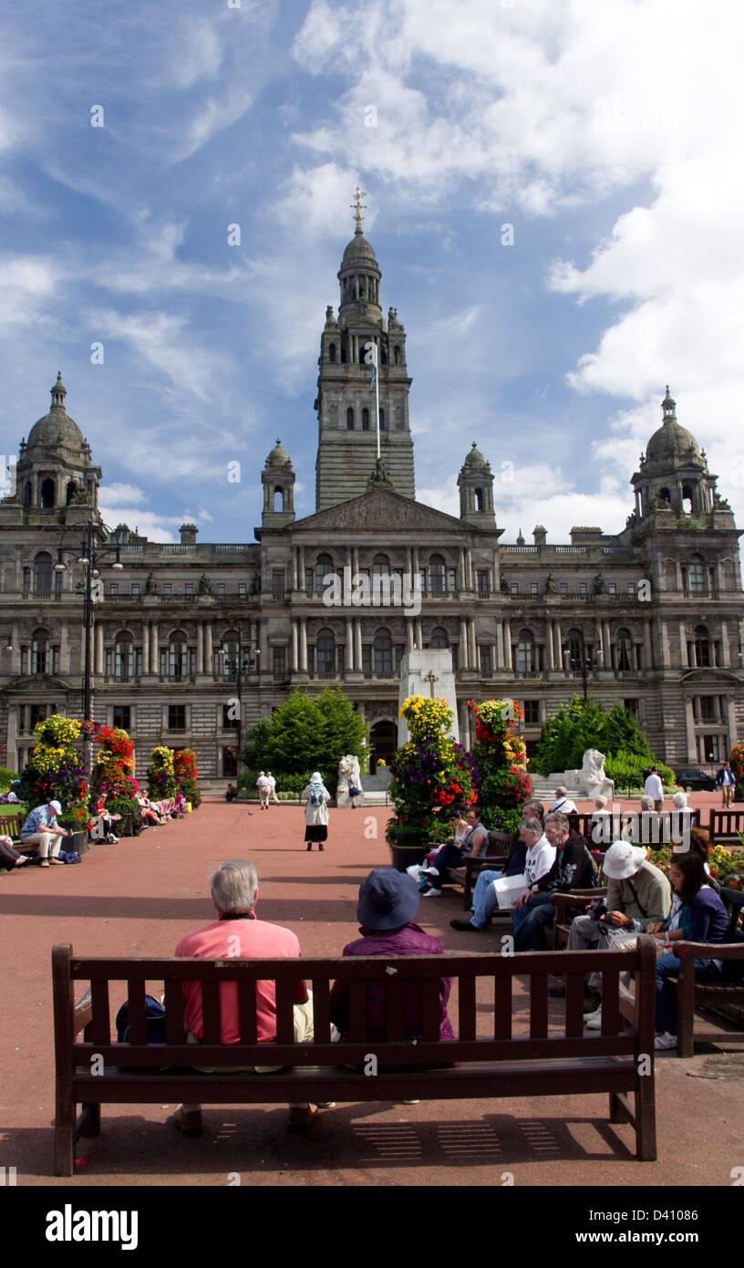 George Square in Glasgow mit City Chambers im Hintergrund. Stockfoto