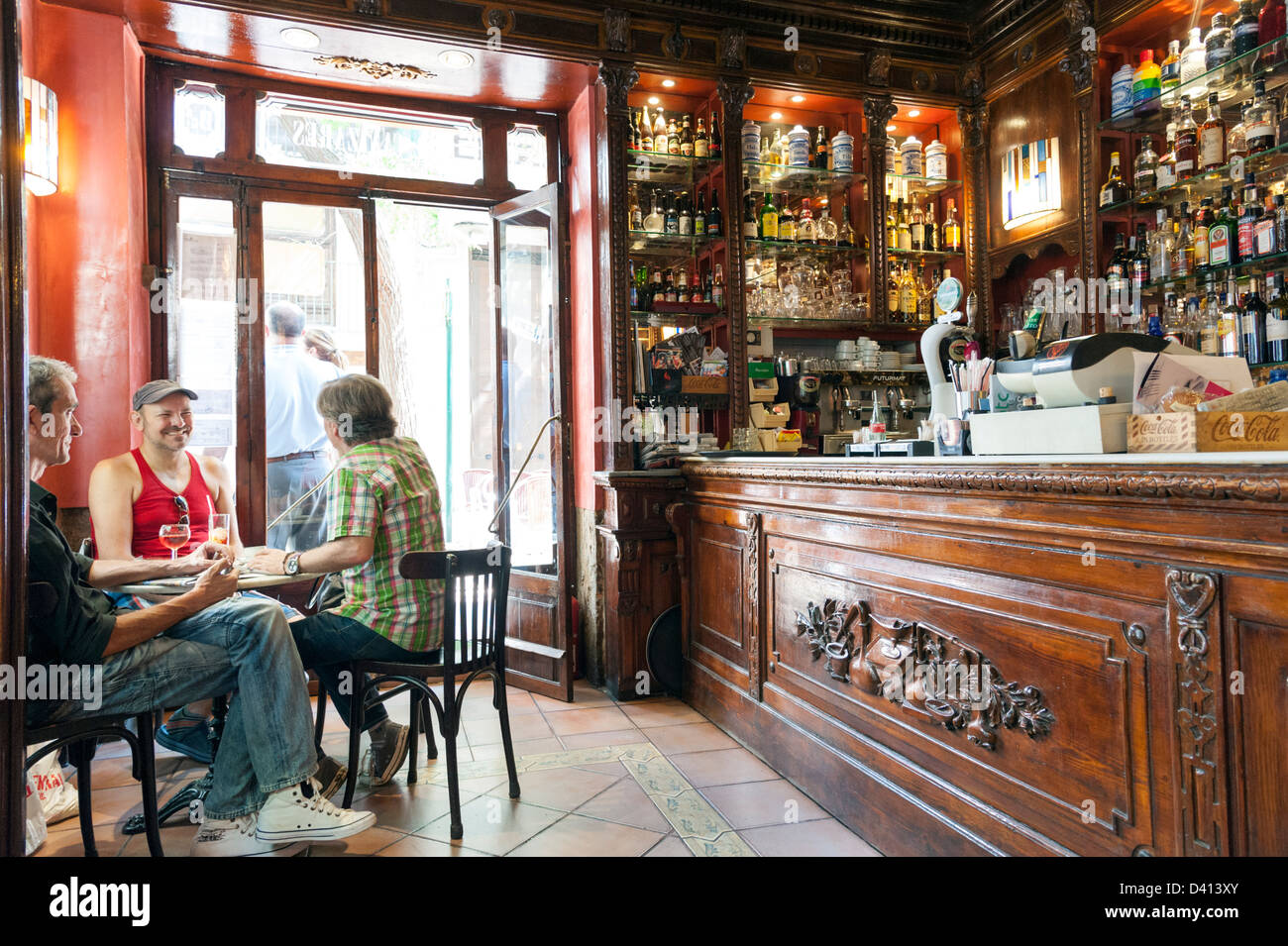 Bar Cafe Sant Juame, die früher eine alte Apotheke, Valencia, Spanien Stockfoto