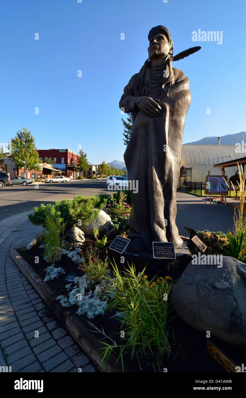 Bronzestatue von Chief Joseph, durch Georgia Bunn, auf der Main Street in Joseph, Oregon. Stockfoto