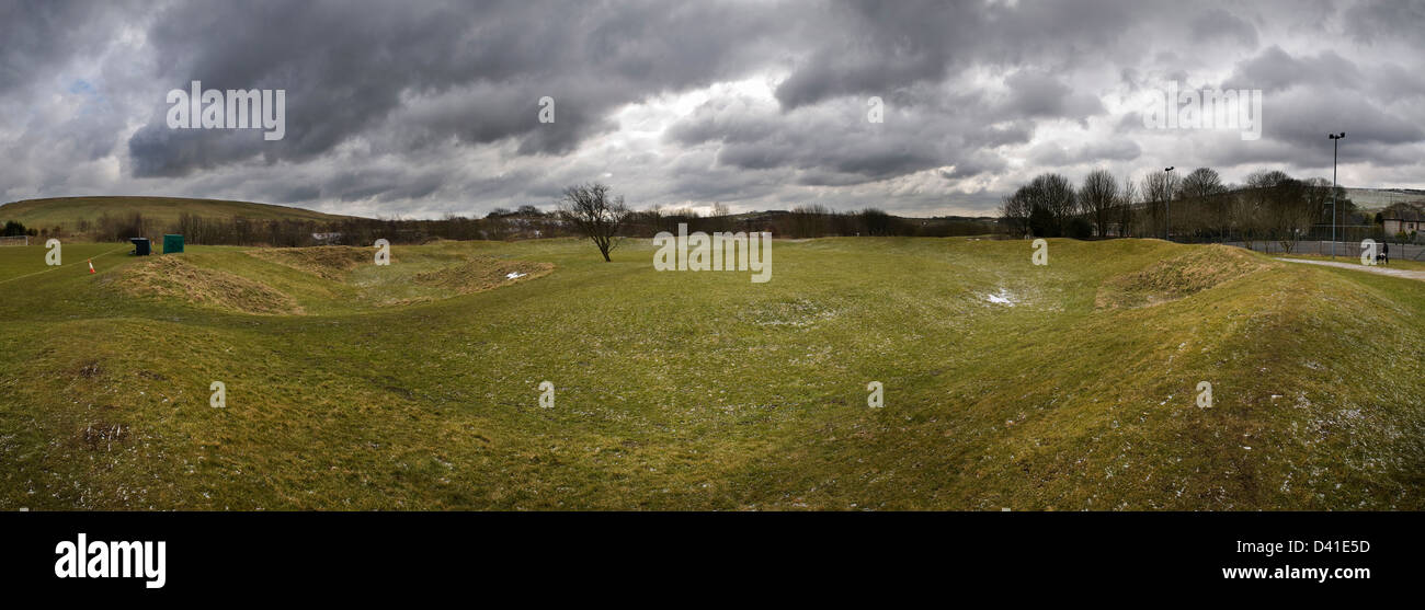 Panorama von The Bull Ring Jungsteinzeit Henge an der Taube Löcher, in der Nähe von Buxton, Derbyshire, UK Stockfoto