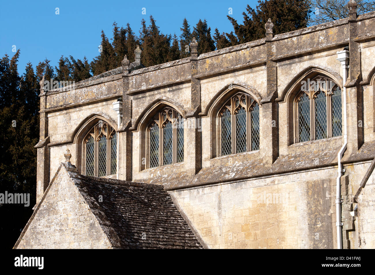 Obergaden Fenster, St. Michael und alle Engel Kirche, Withington, Gloucestershire, England, UK Stockfoto