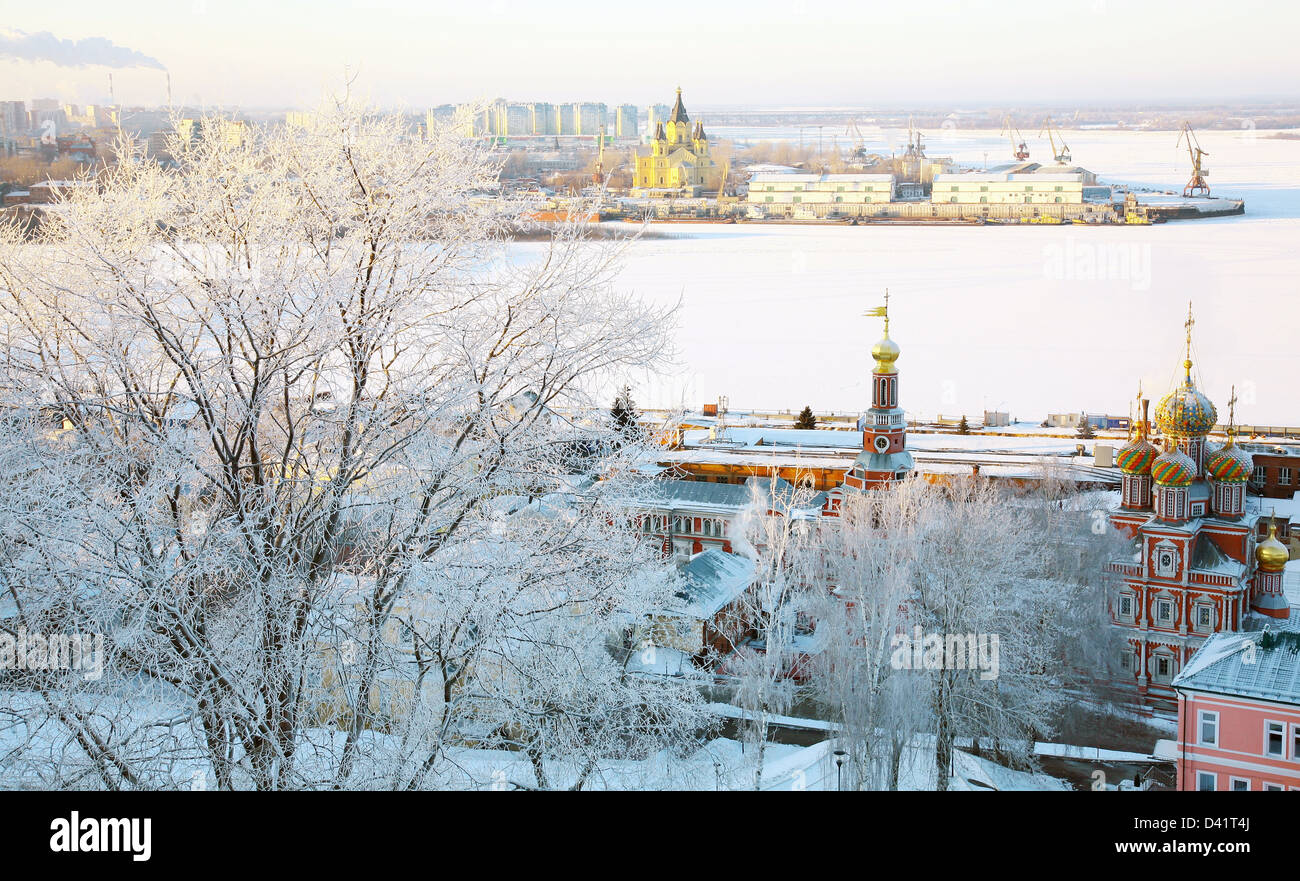 Sonnenuntergang in starken Dezember Frost. "Strelka" Nischni Nowgorod Russland. Stockfoto