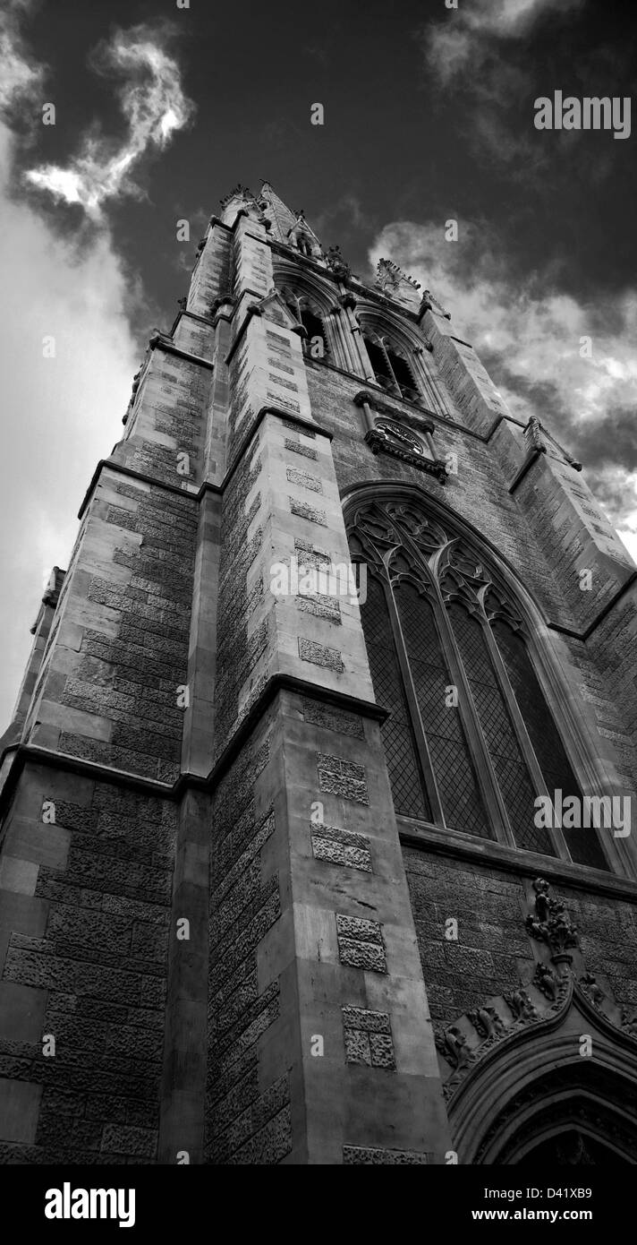 Kirchturm in schwarz / weiß Stockfoto