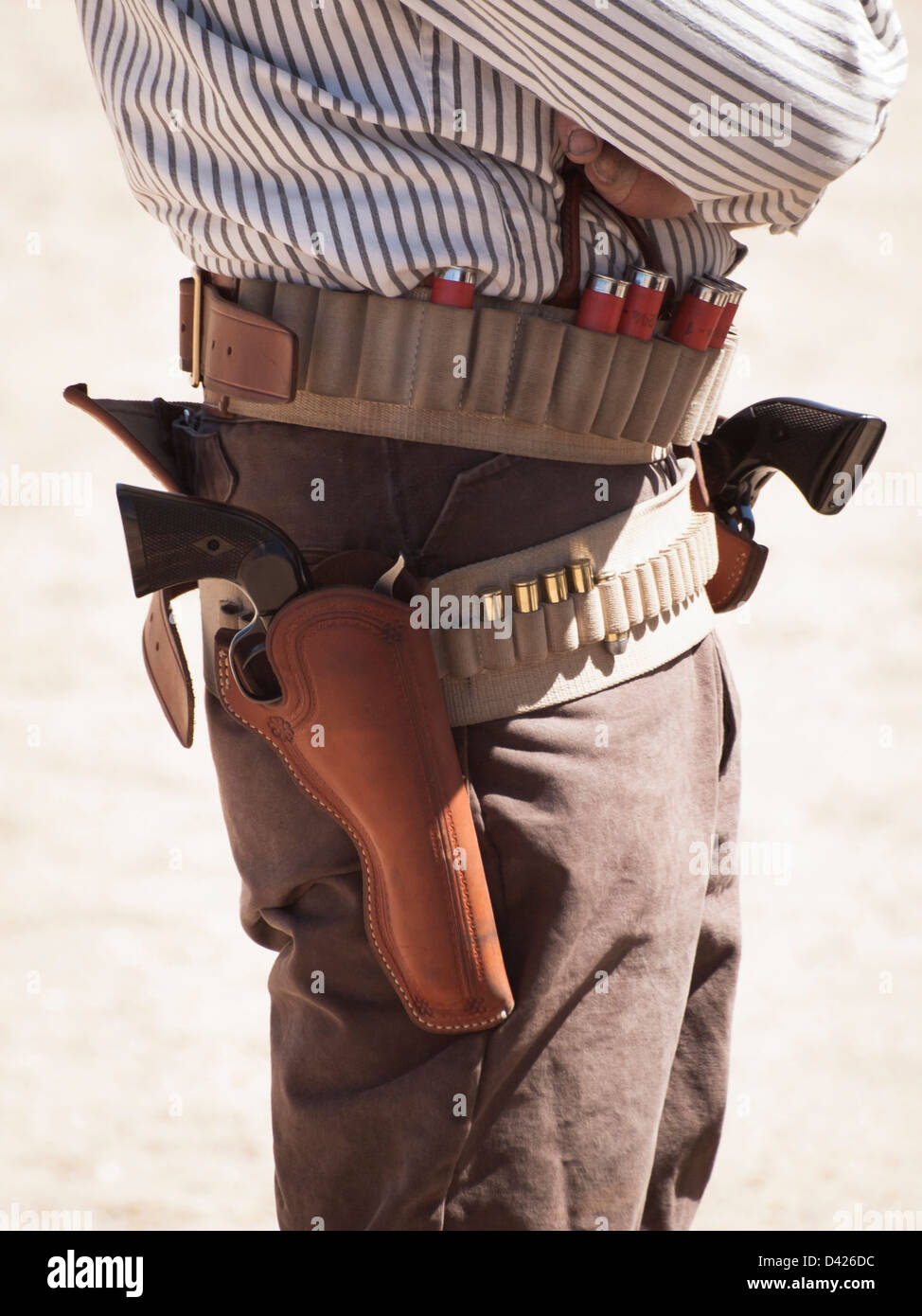 Cowboy Action Shooting Club. Der schusswaffen verwendet, die im 19. Jahrhundert American West besteht, d. h. Hebel Gewehr, Single Action Revolver, und Schrotflinte. Stockfoto