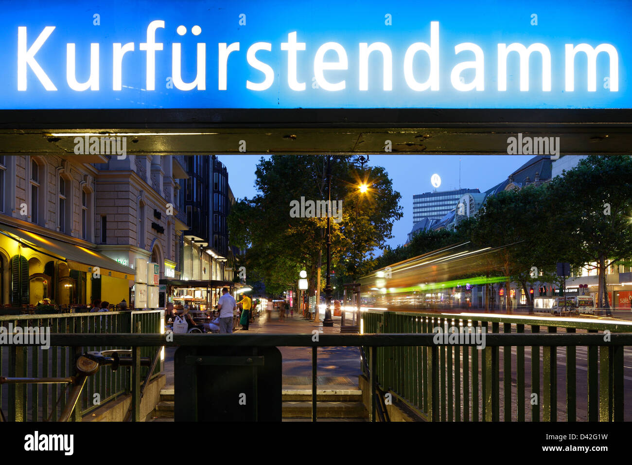 Berlin, Deutschland, u-Bahn-Eingang Kurfürstendamm am Kurfürstendamm Stockfoto