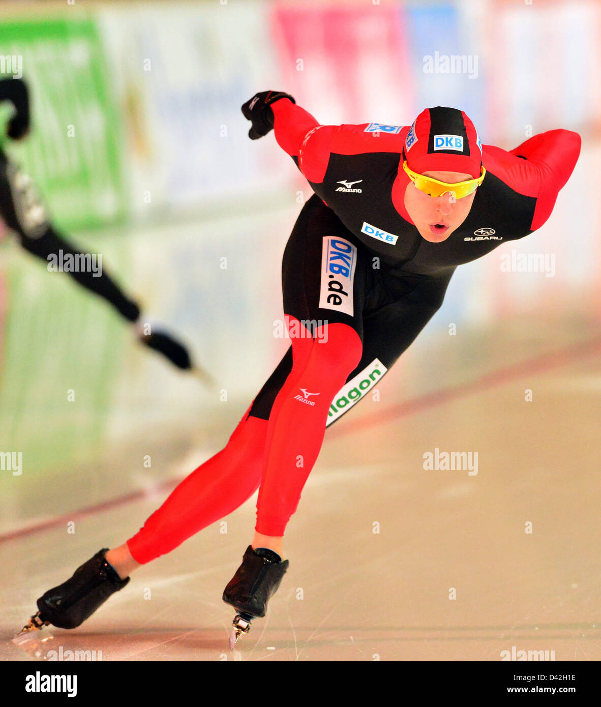 Die deutschen Ice-Eisschnellläuferin beginnt Nico Ihle am Eis-Eisschnelllauf-Weltcup über 1000 m in Erfurt, Deutschland, 2. Februar 2013. Foto: MARTIN SCHUTT Stockfoto