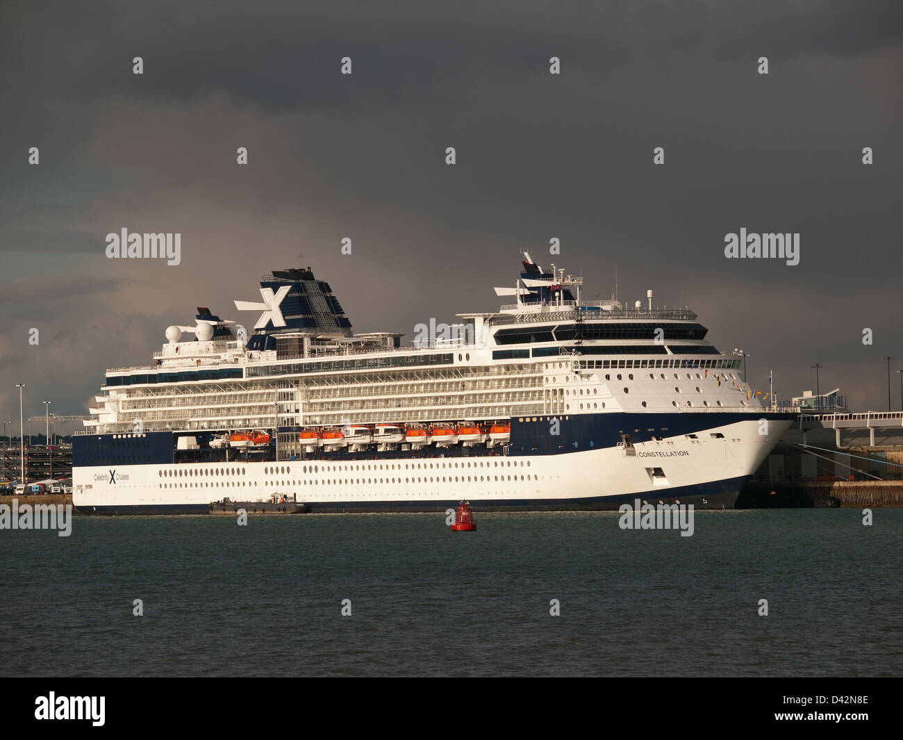 Kreuzfahrtschiff, die Celebrity Constellation in Southampton Hampshire England UK festgemacht Stockfoto