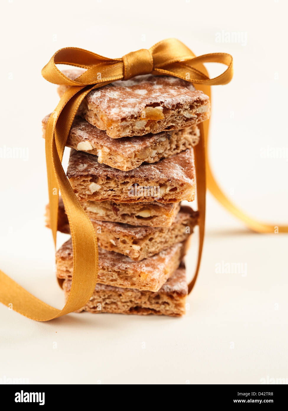 Basler Leckerli (Basel Cookies) Schweizer schwer gewürzte Kekse ...