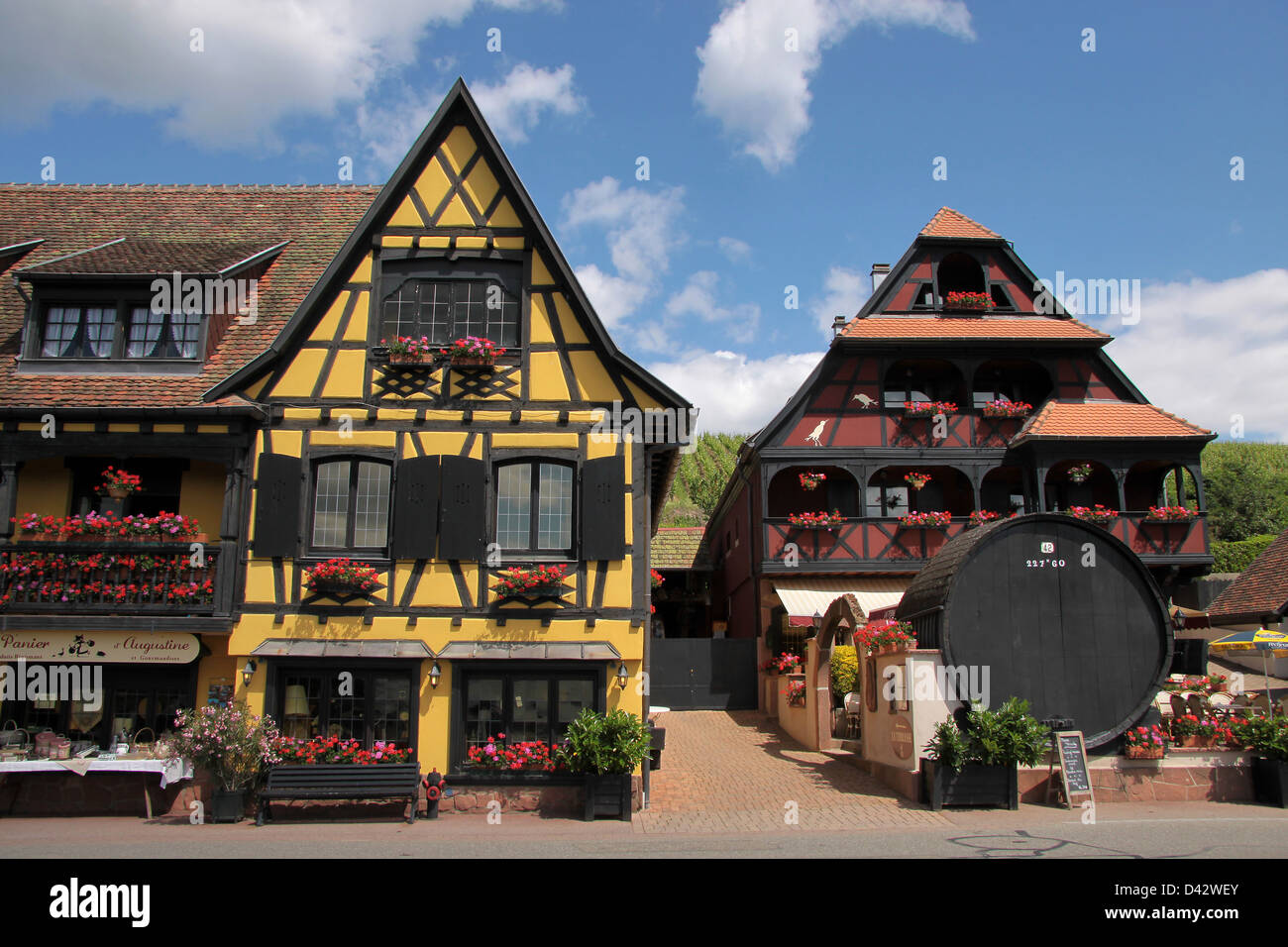 Dorf mit Fachwerkhäusern im Elsass/Frankreich Stockfoto