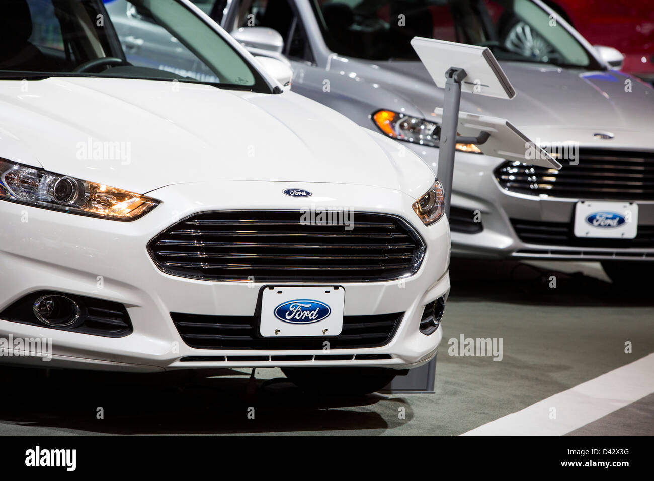 2013 Ford Fusion auf dem Display an der 2013 Automesse in Washington, DC. Stockfoto