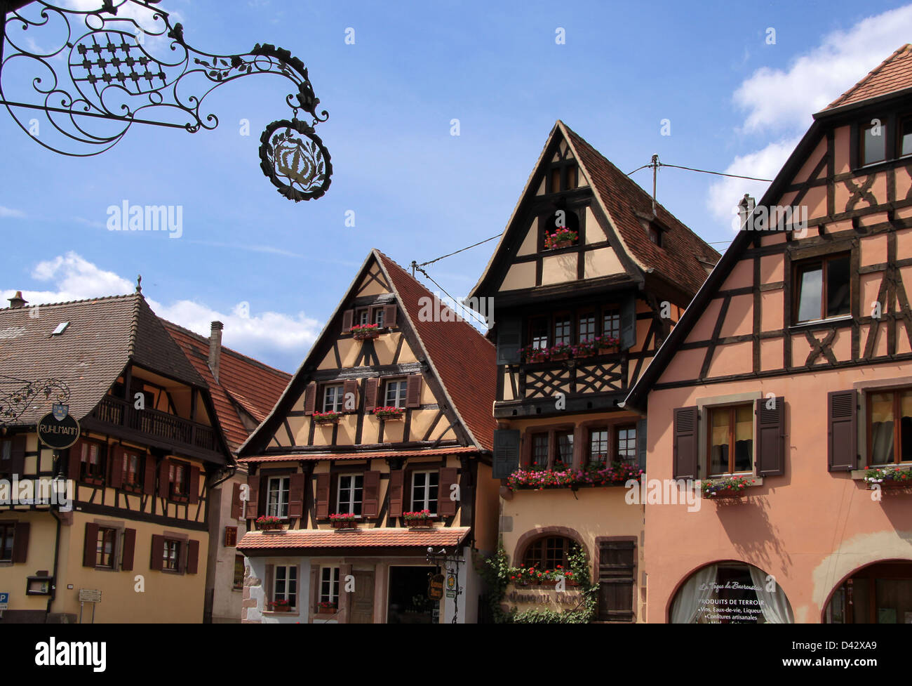Fachwerkhäuser im Ortskern von Dambach-la-Ville, Elsass, Frankreich Stockfoto