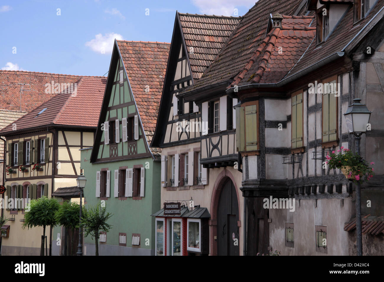 Fachwerkhäuser im Ortskern von Dambach-la-Ville, Elsass, Frankreich Stockfoto
