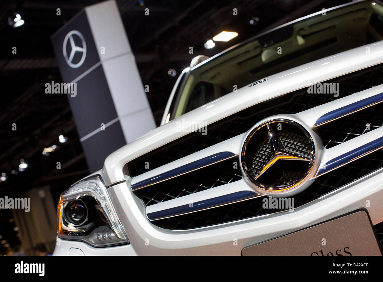 Mercedes-Benz Fahrzeuge auf dem Display auf der 2013 Automobilmesse in Washington, DC. Stockfoto