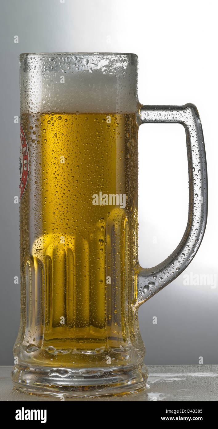 Abgestandenes bier -Fotos und -Bildmaterial in hoher Auflösung – Alamy