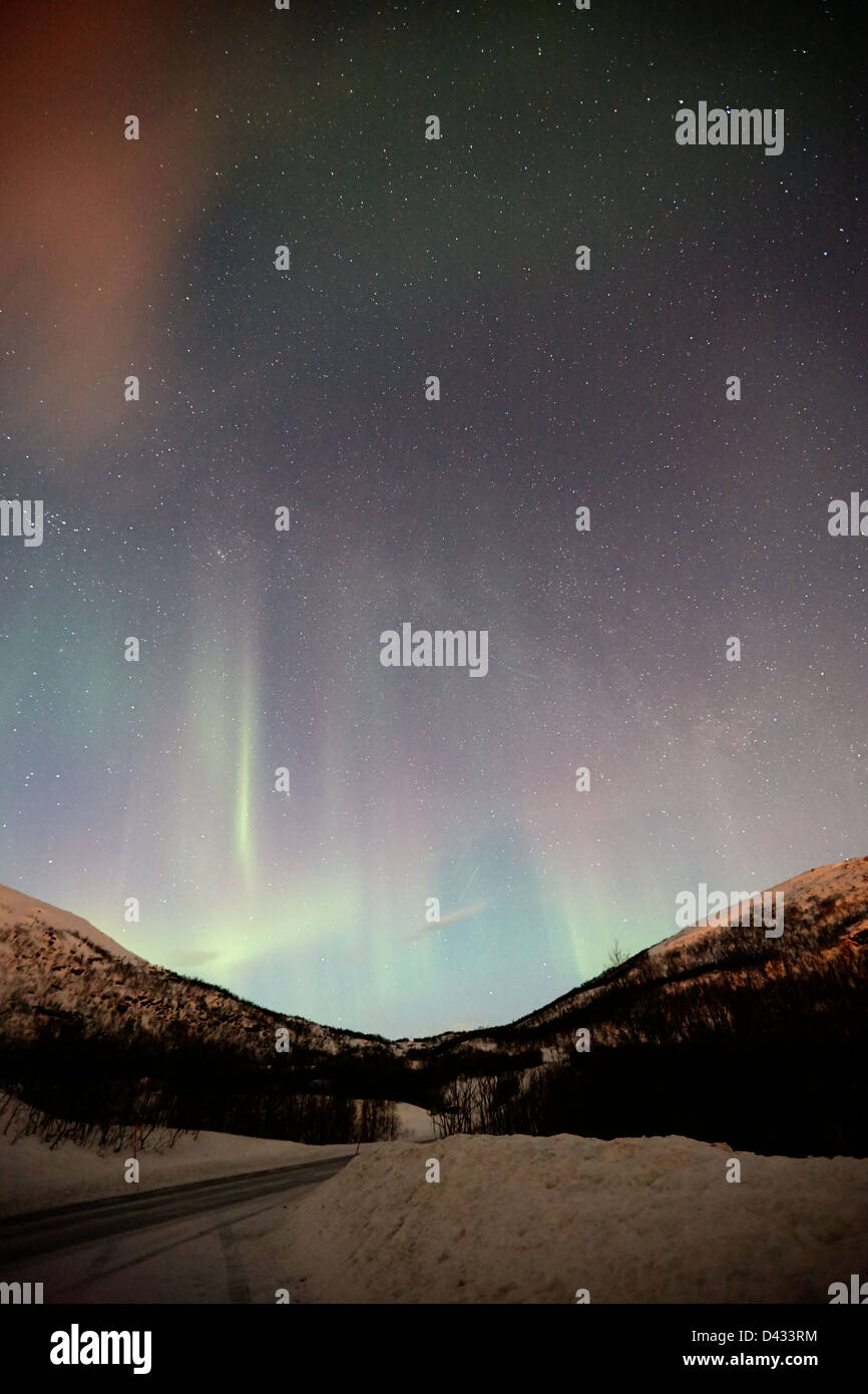 Ansicht der wirbelnden Nordlicht Aurora Borealis in der Nähe von Tromsø in Norwegen Nordeuropa Stockfoto
