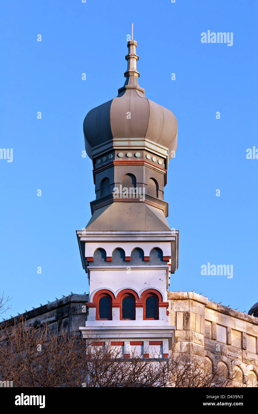 Zwiebel Stil Kuppel und die Turmspitze auf Gebäude in der Innenstadt von Georgetown, Texas Stockfoto