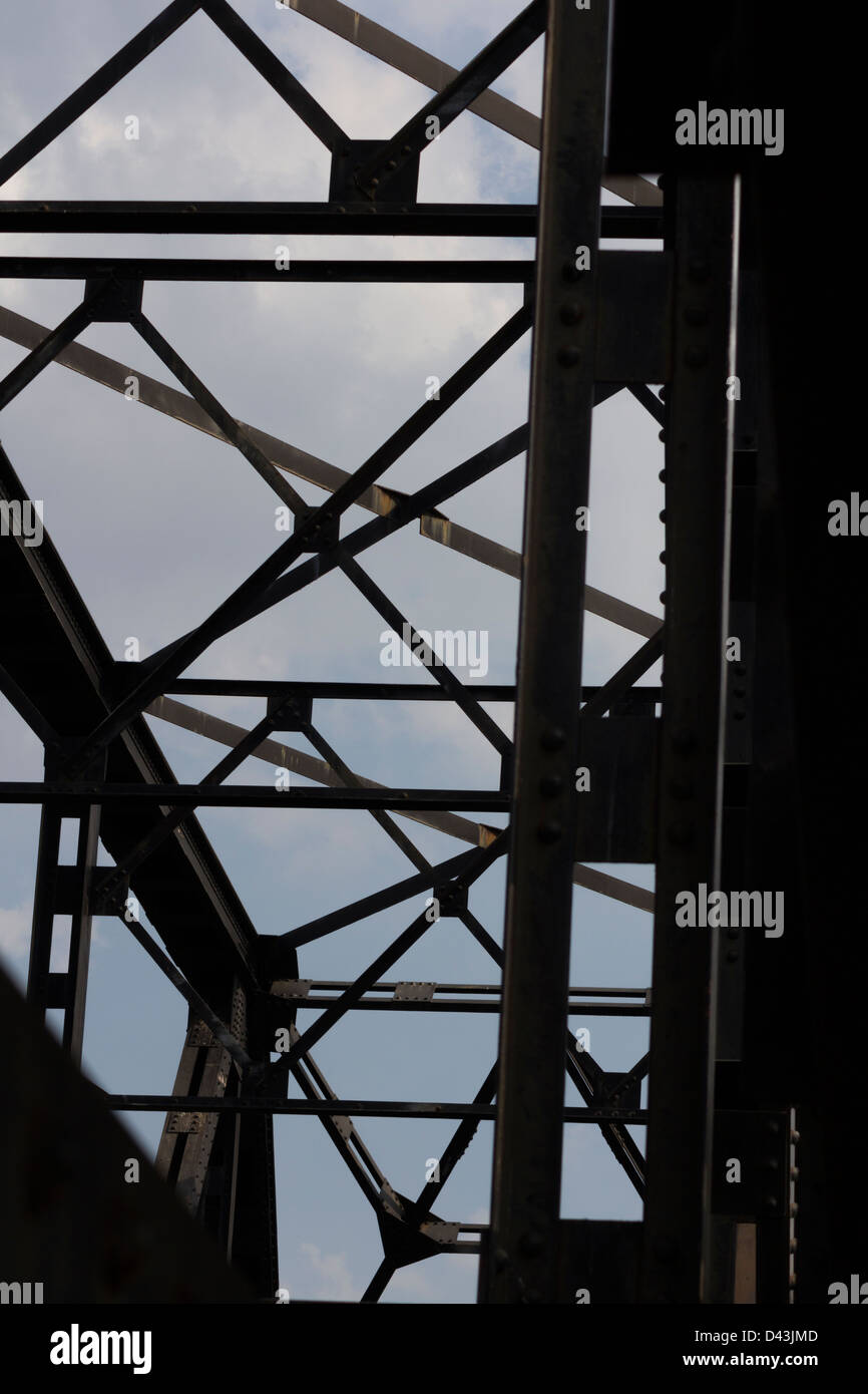 Eisenbahnbrücke in Thailand Stockfoto