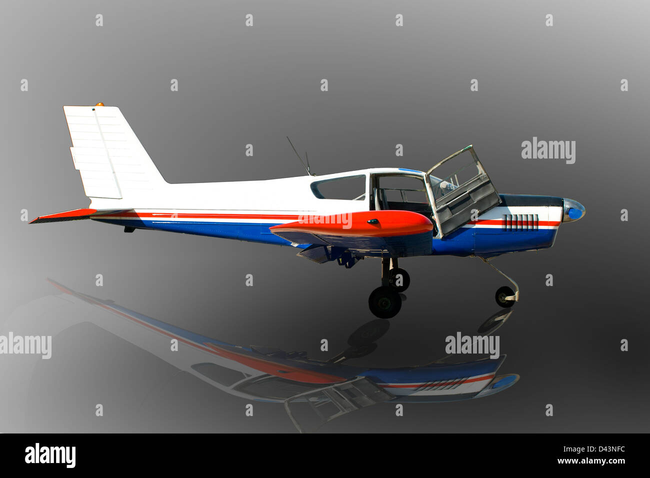 Der kleine Passagier-Flugzeug für kleine Transporte Stockfoto