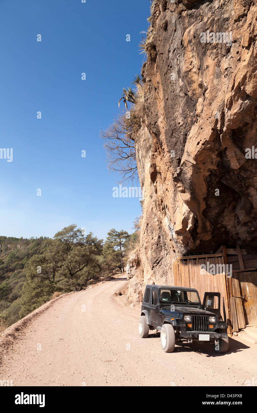 Copper Canyon Road in der Nähe von Cerocahui und Bahuichivo die von Lastwagen und Autos mit Gangschaltung, verwendete Anschluss Chihuahua nach Los Mochis Stockfoto