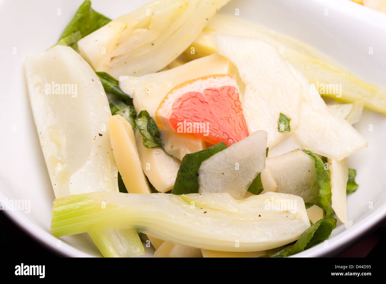 Salat mit Fenchel, Birnen und Käse - Nahaufnahme Stockfoto