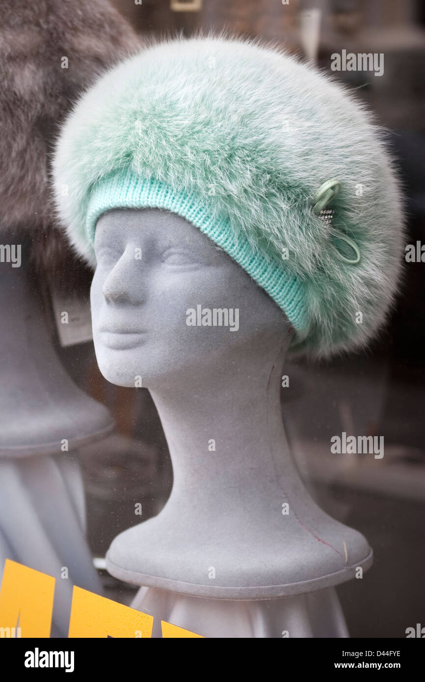 Hut im Shop Fenster St. Petersburg Stockfoto