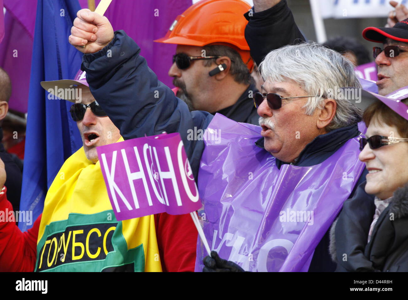 Sofia, Bulgarien; 03.05.2013. Bergleute singen Protest Parolen während ihren Marsch durch Zentrum von Sofia. (Credit: Credit: Johann Brandstatter / Alamy Live News) Stockfoto