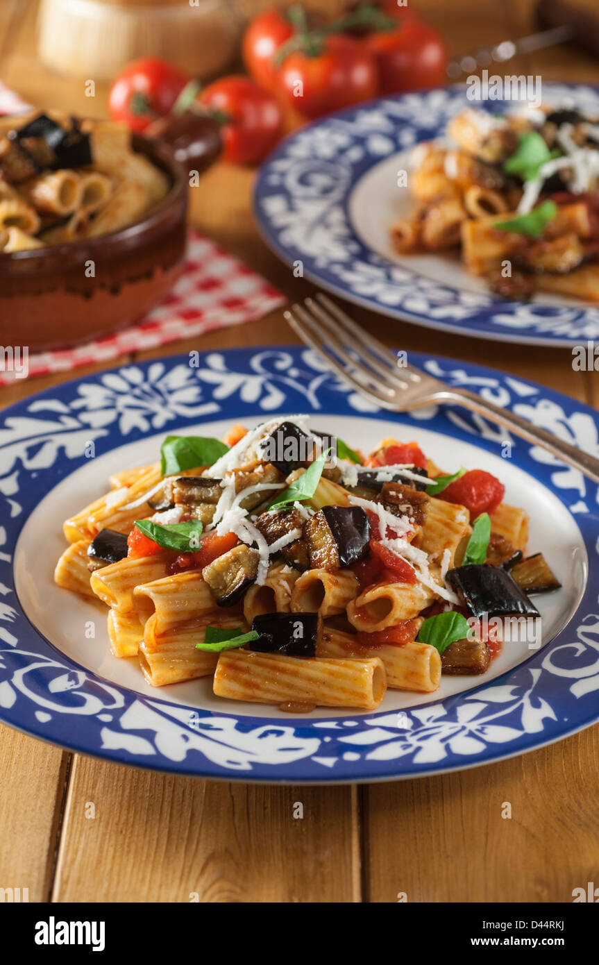 Tortiglioni Alla Norma Aubergine und Pasta Gericht Sizilien Stockfoto