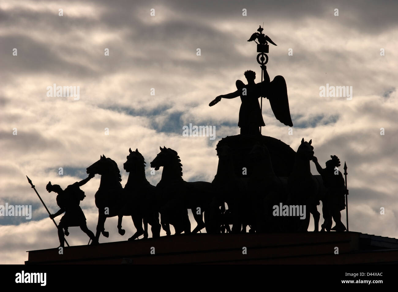 Wagen der Herrlichkeit auf dem Triumphbogen von General Staff Gebäude Palace Square St. Petersburg Stockfoto