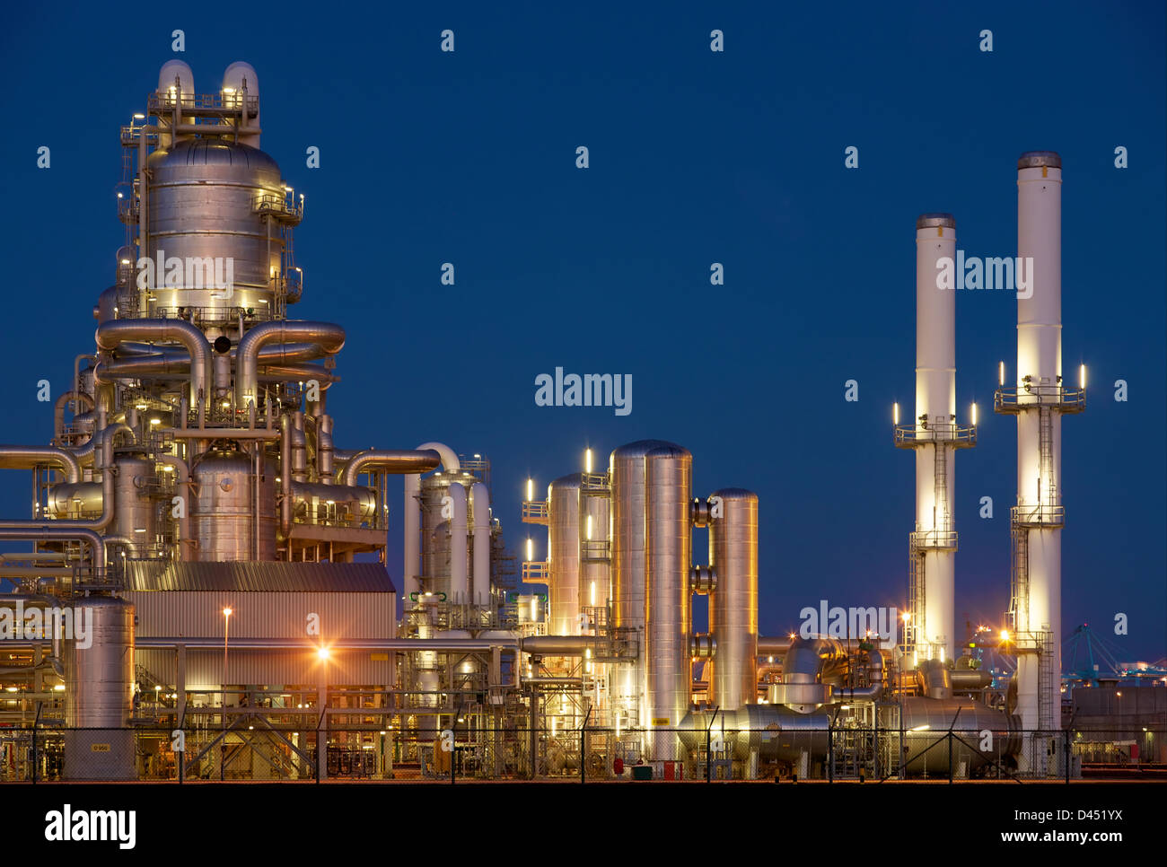 Raffinerie-Anlage der petrochemischen Industrie in Harbor Europort Rotterdam Niederlande Stockfoto