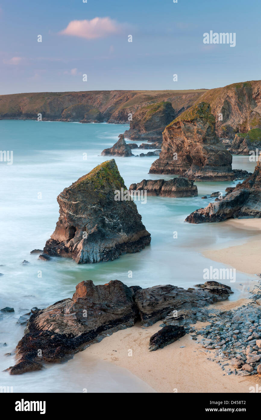 Ein Blick in Richtung Bedruthan Steps in North Cornwall. Stockfoto