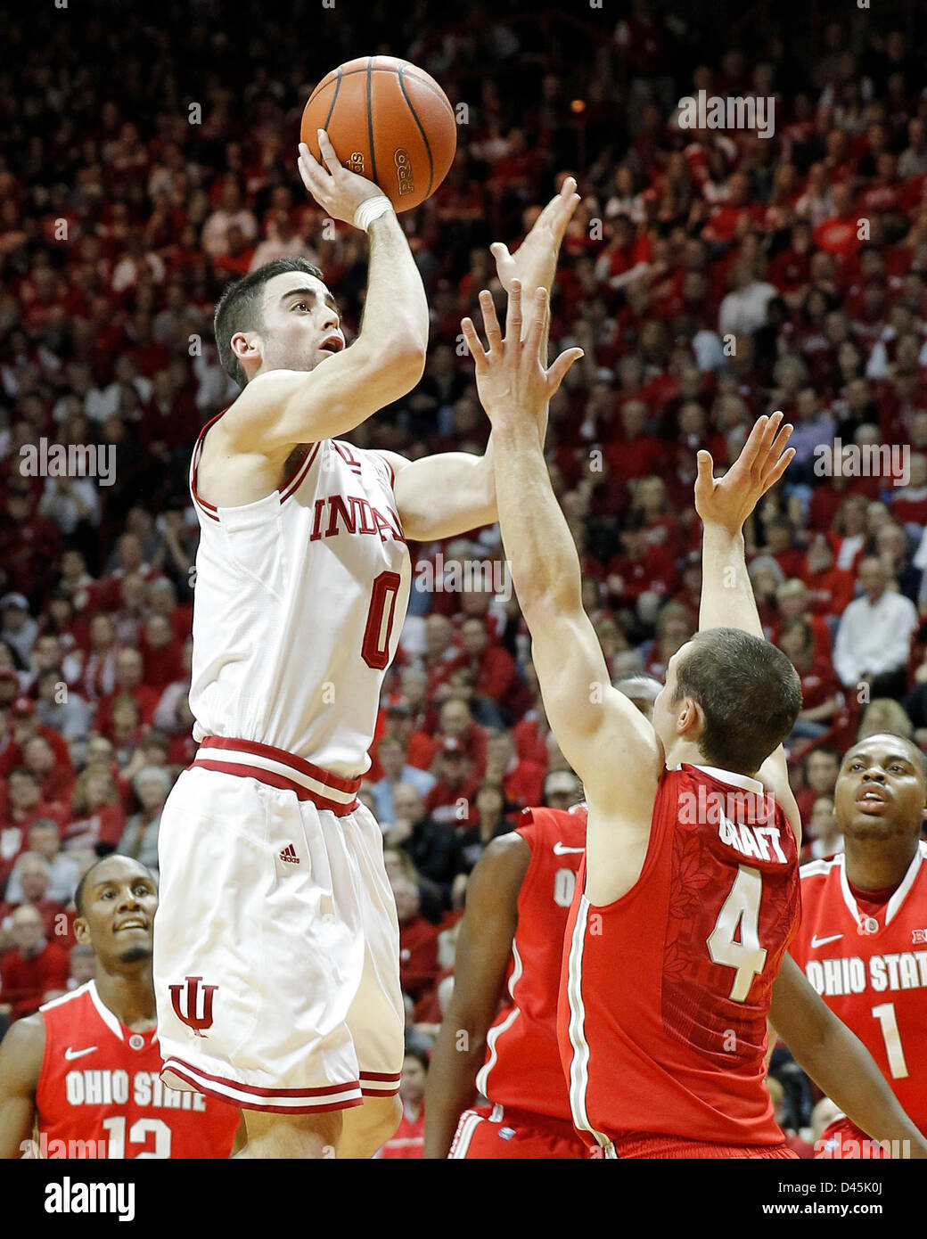 Bloomington, Indiana, USA. 5. März 2013. Indiana Hoosiers vorwärts Will Sheehey (0) findet ein Sprungwurf während einer NCAA Basketball-Spiel zwischen Ohio State University und der Indiana University in der Assembly Hall in Bloomington, Indiana. Stockfoto