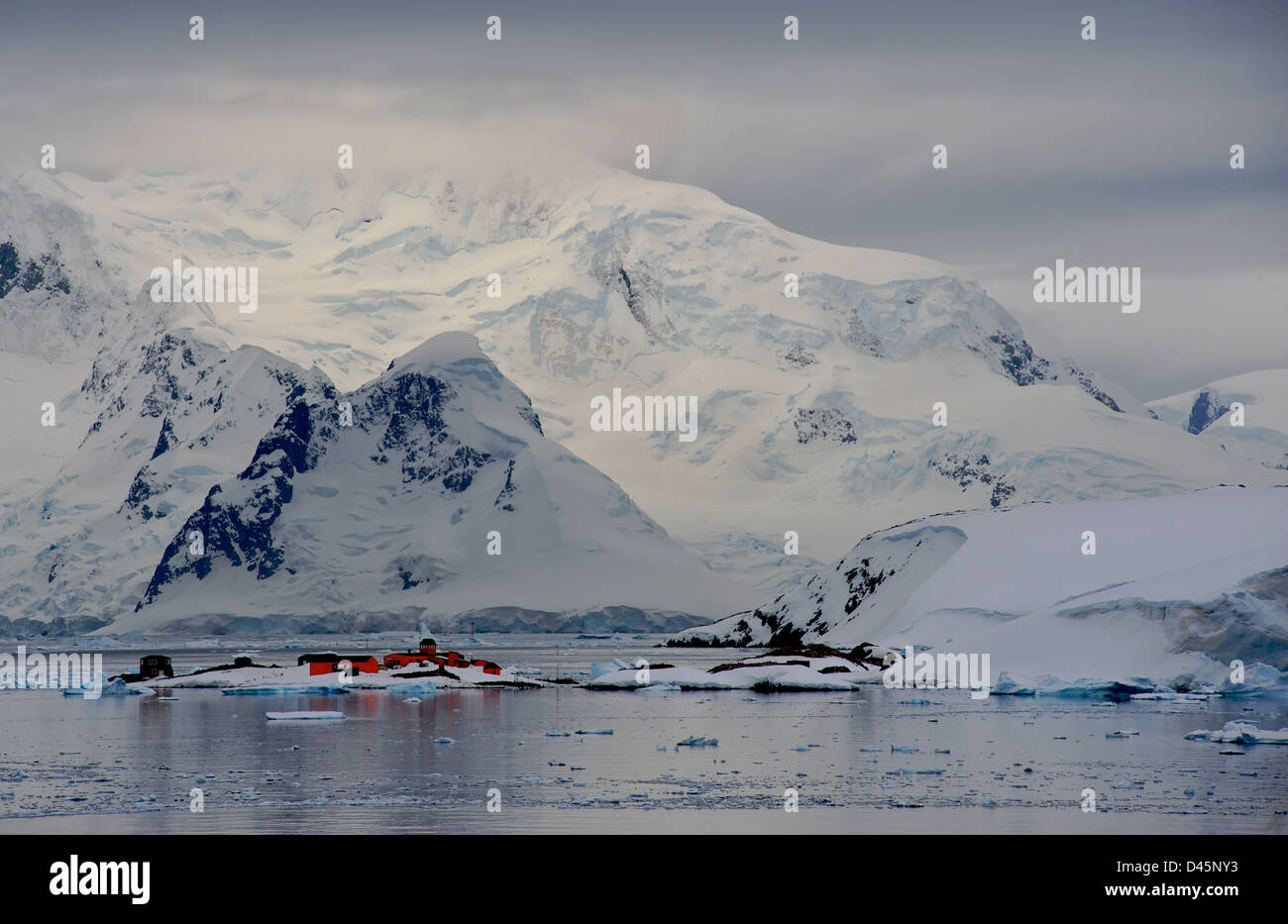 Die atemberaubende Aussicht auf Paradies-Hafen, auf der antarktischen Halbinsel Stockfoto