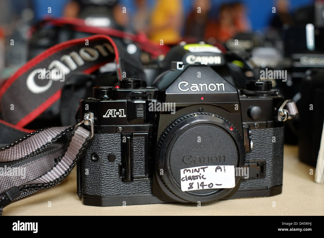 Oldtimer Kameras zum Verkauf auf einem lokalen Kamera-Markt, Sydney. Stockfoto