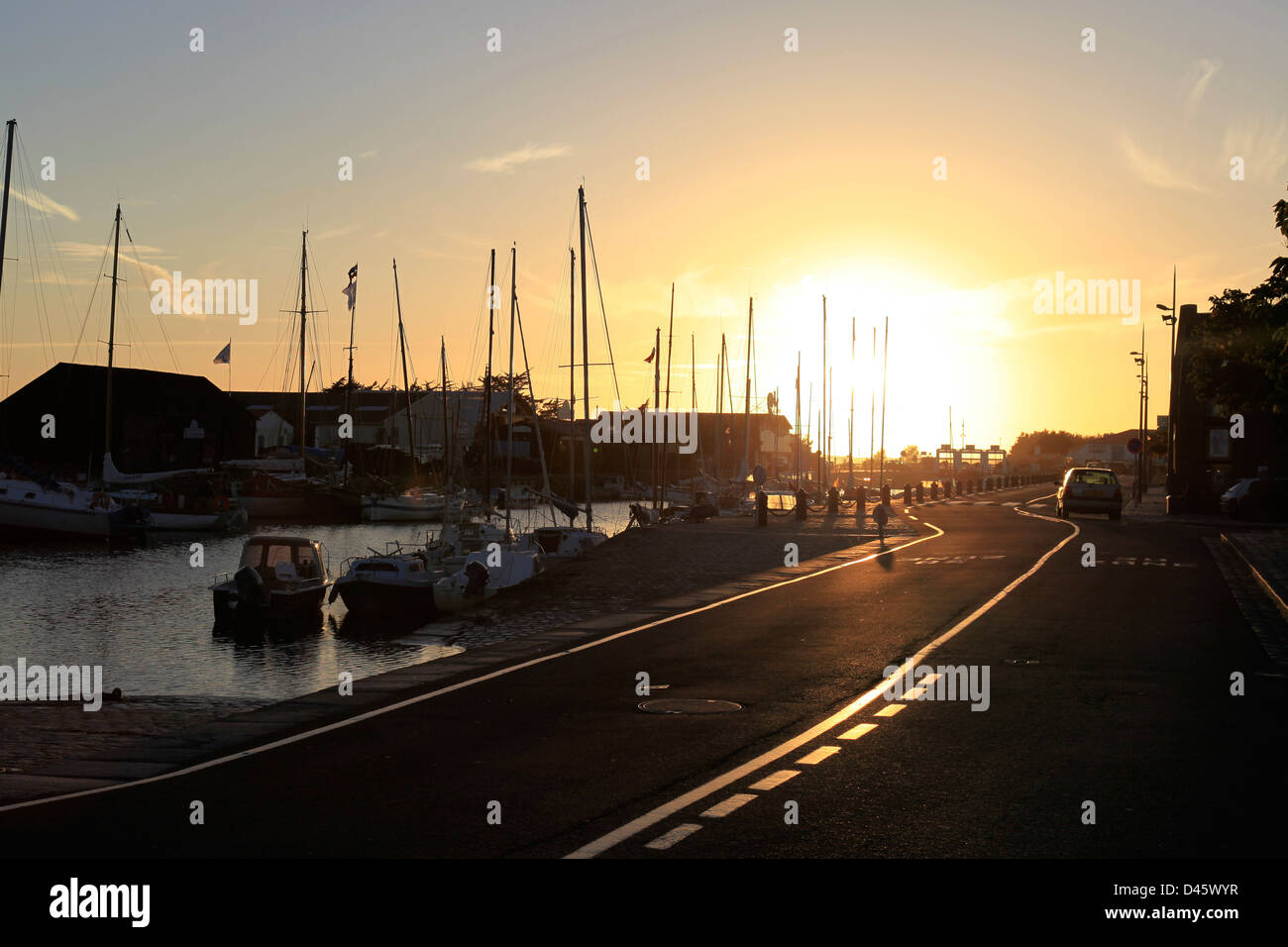 Sonnenuntergang über der Marina in Noirmoutier En l' Ile in der Region Pays De La Loire die Vendee-Frankreich Stockfoto