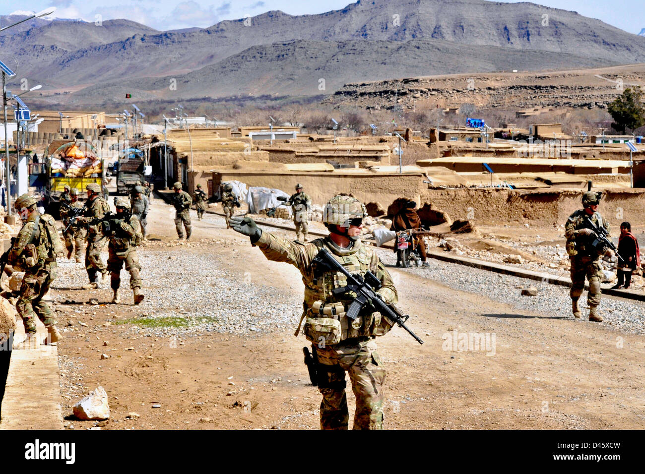 US-Soldaten führen eine Patrouille 23. Februar 2013 in Chorah, Afghanistan. Stockfoto