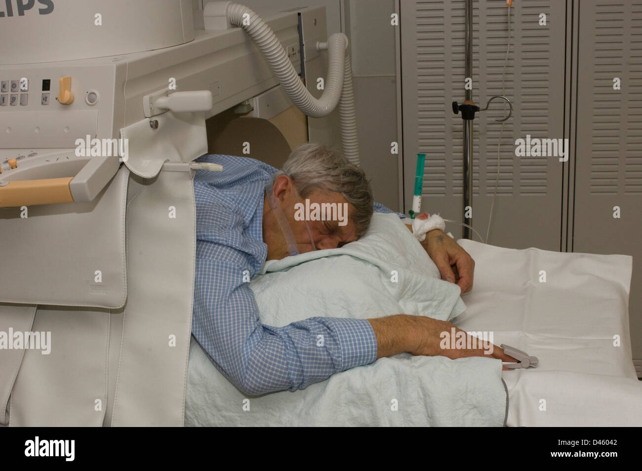 Einen älteren männlichen Patienten ein endoskopisches Vorgehen. Stockfoto