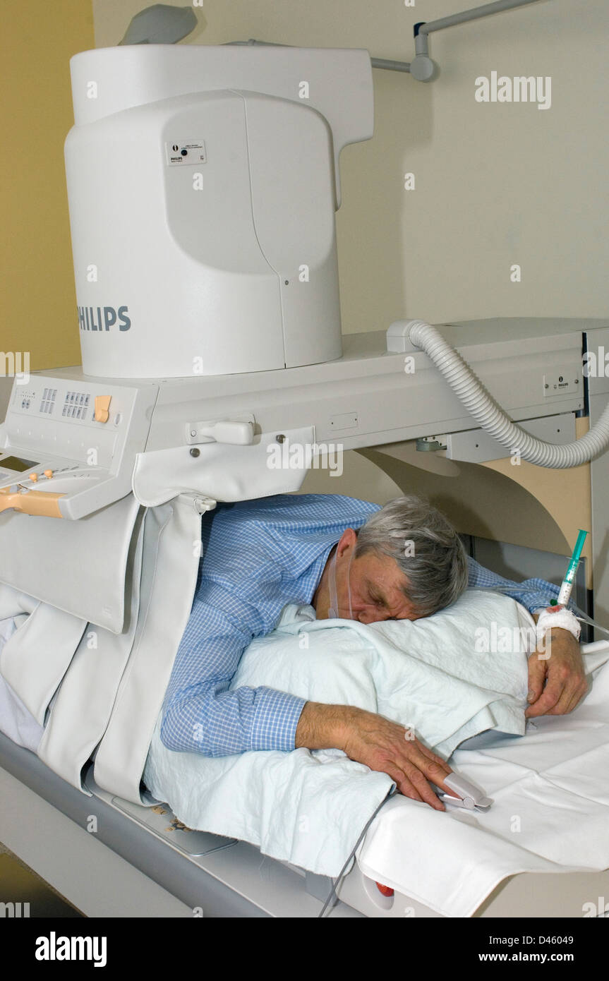 Einen älteren männlichen Patienten ein endoskopisches Vorgehen. Stockfoto