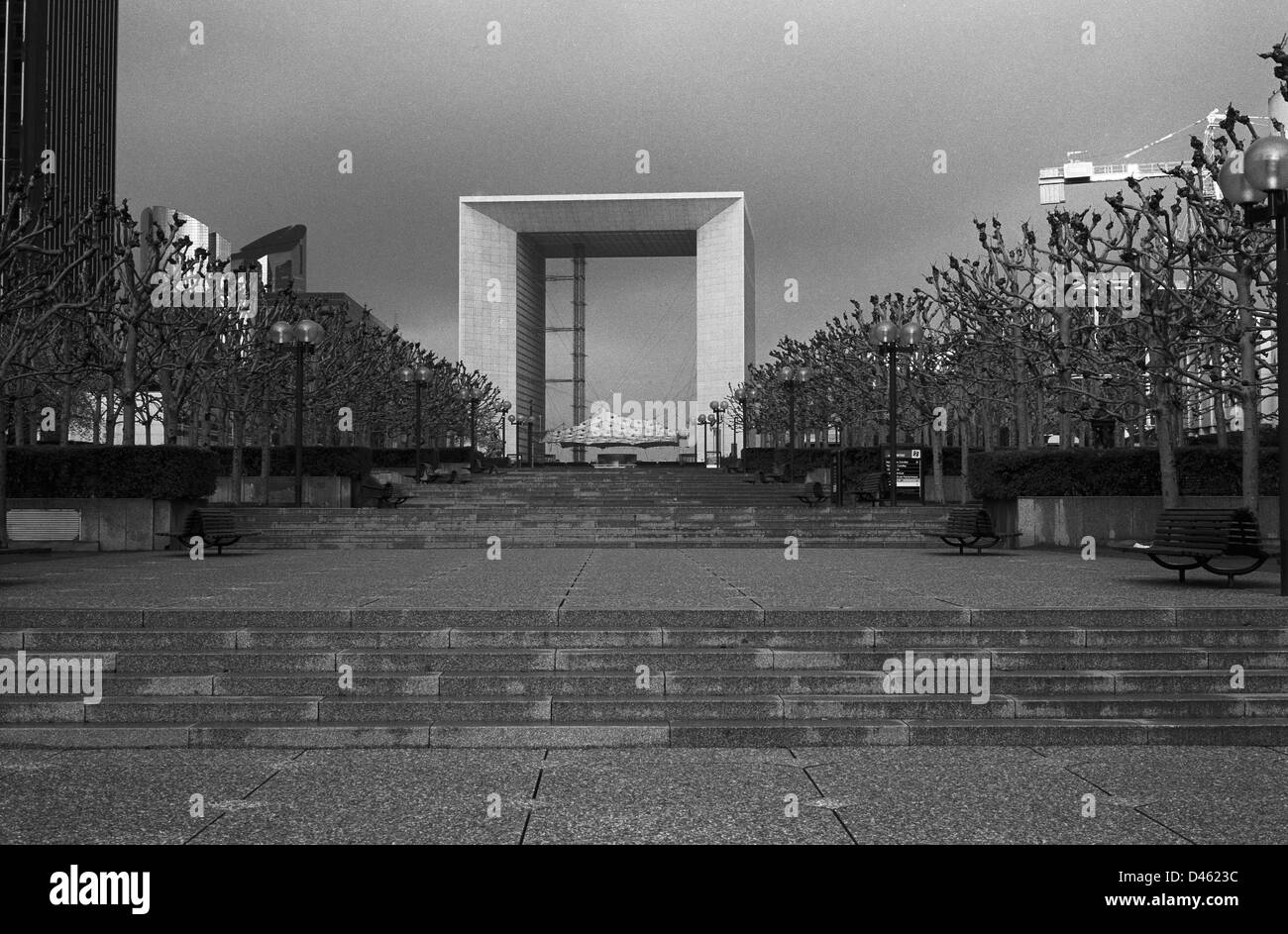 Grande Arche La Defense, Paris, Frankreich, schwarz und weiß Stockfoto