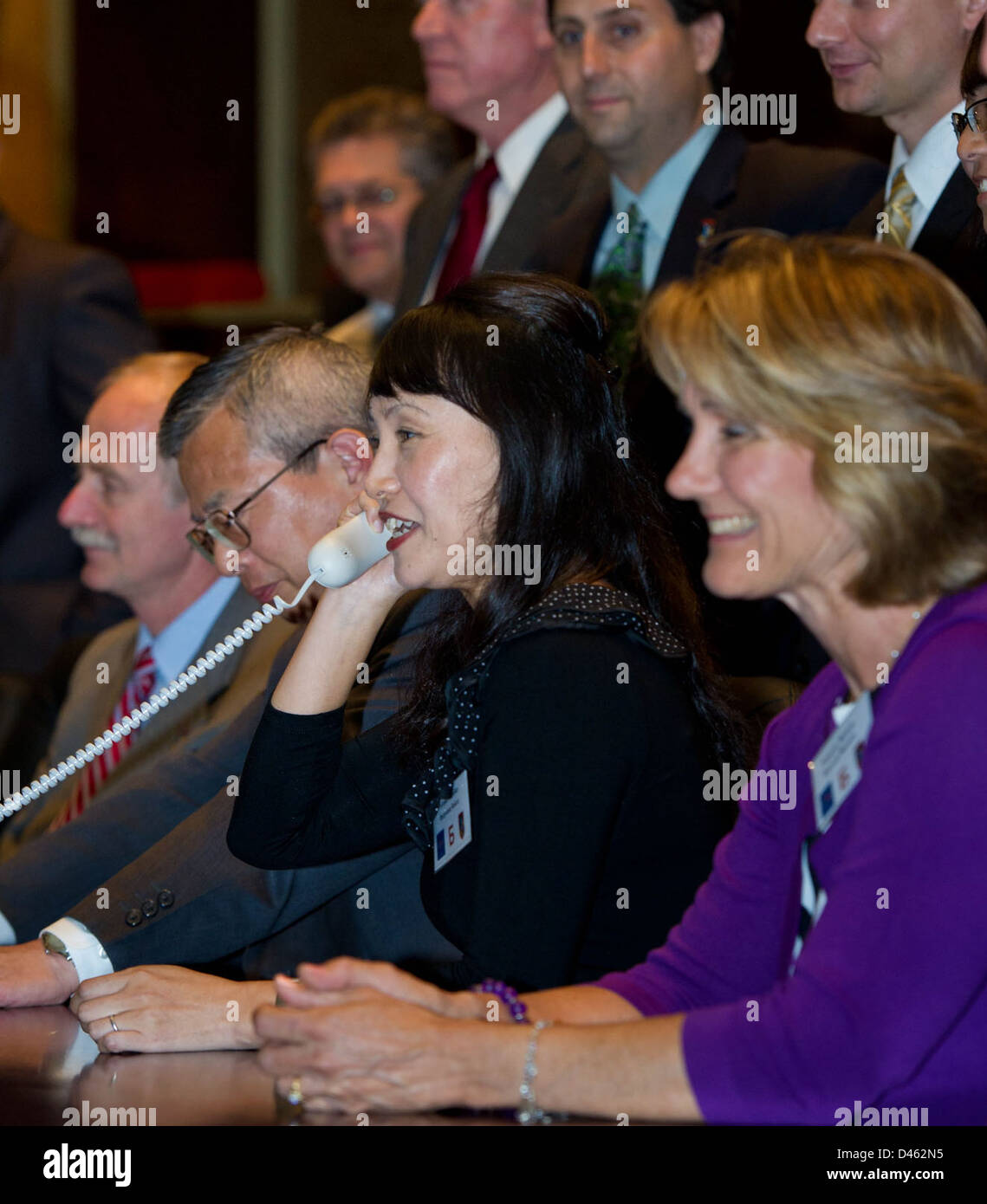 Die Besatzung der Expedition 28 dockte ihr Sojus-Raumschiff erfolgreich an der Internationalen Raumstation an, mit Besatzungsmitgliedern von NASA, JAXA und Roscosmos an Bord. Stockfoto